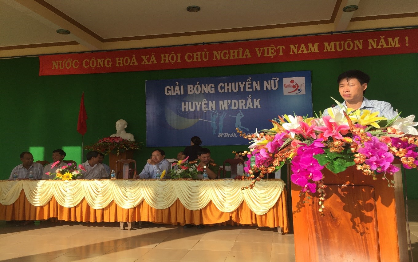 HUYỆN M’DRĂK TỔ CHỨC GIẢI BÓNG CHUYỀN NỮ NĂM 2015